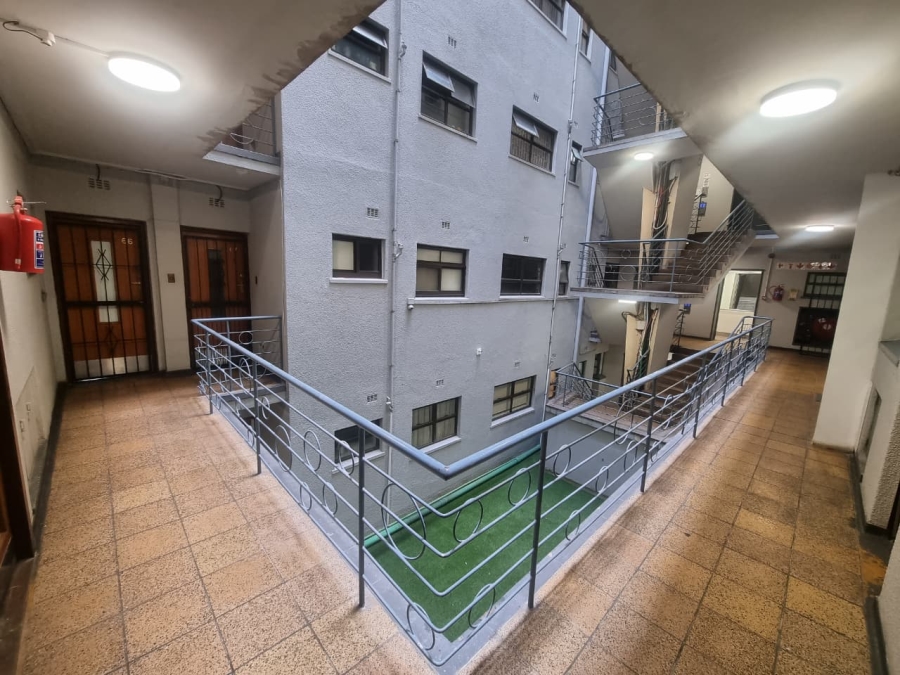 To Let 2 Bedroom Property for Rent in Cape Town City Centre Western Cape